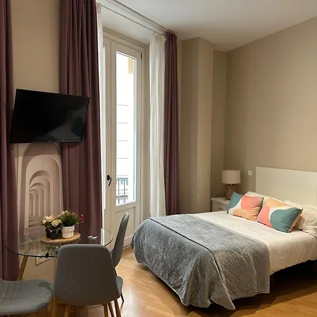 Be Happy Estudio Apartment